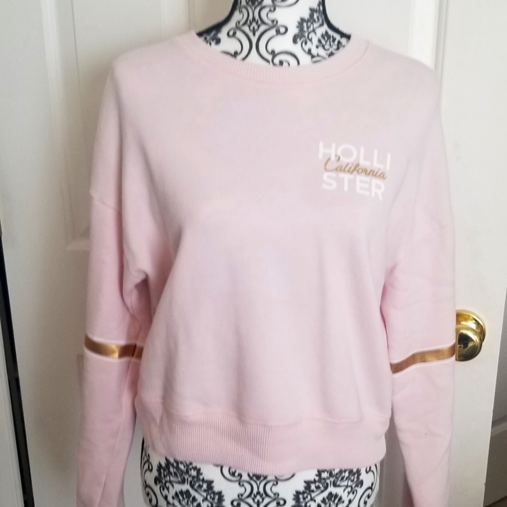 Used Hollister women's small sweatshirt in good condition.